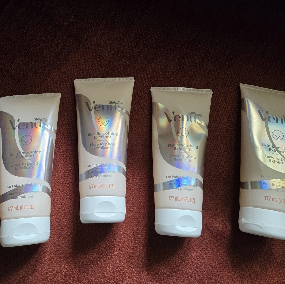 New Lot of 4 Gillette Venus Skin Smoothing Exfoliant For Pubic Hair 6 Fl Oz